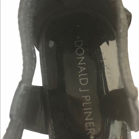 Donald Pliner Black Patent Leather Wedge Sandals Size 7.5 - Picture 9 of 10